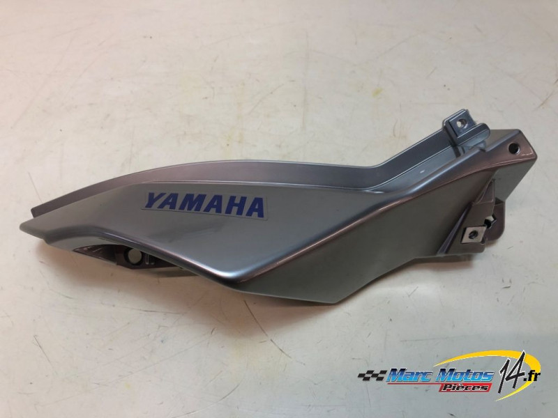 CACHE LATERAL DROIT YAMAHA MT07 TRACER A2 2024