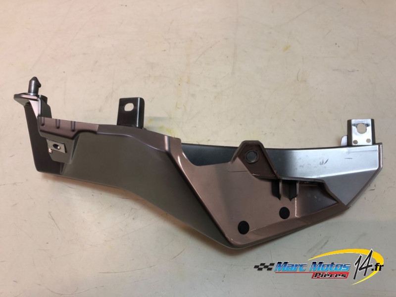 CACHE LATERAL DROIT YAMAHA MT07 TRACER A2 2024