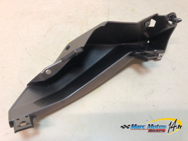 CACHE LATERAL DROIT YAMAHA MT07 TRACER A2 2024