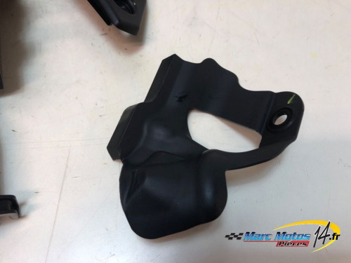 PLASTIQUES ET CAOUTCHOUCS DIVERS YAMAHA MT07 TRACER A2 2024