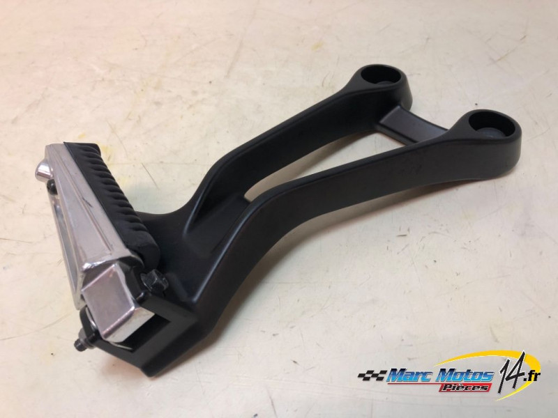 PLATINE ARRIERE DROITE YAMAHA MT07 TRACER A2 2024