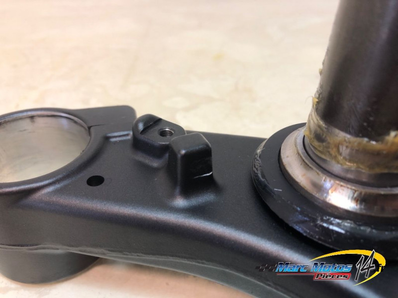 TE DE FOURCHE INFERIEUR YAMAHA MT07 TRACER A2 2024