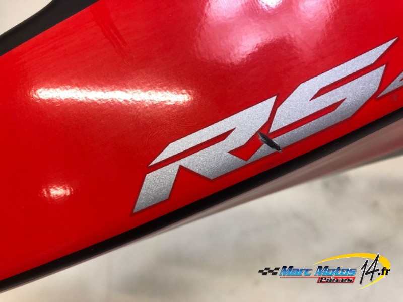 CACHE LATERAL DROIT APRILIA 457 RS 2024