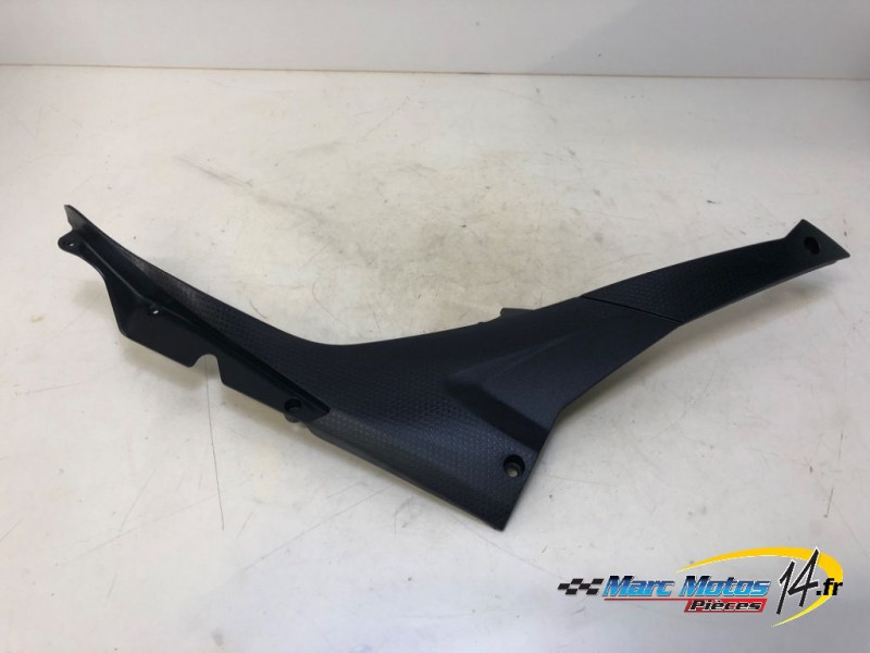 CACHE LATERAL INTERMEDIAIRE DROIT APRILIA 457 RS 2024