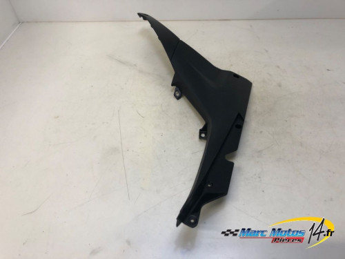 CACHE LATERAL INTERMEDIAIRE DROIT APRILIA 457 RS 2024