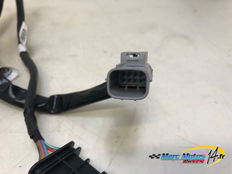 COMMODO DROIT APRILIA 457 RS 2024