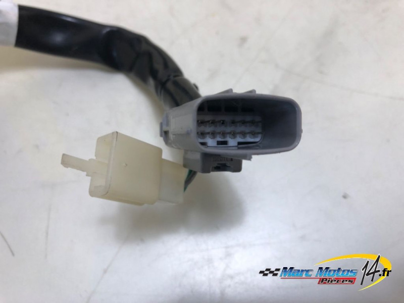 COMMODO GAUCHE APRILIA 457 RS 2024