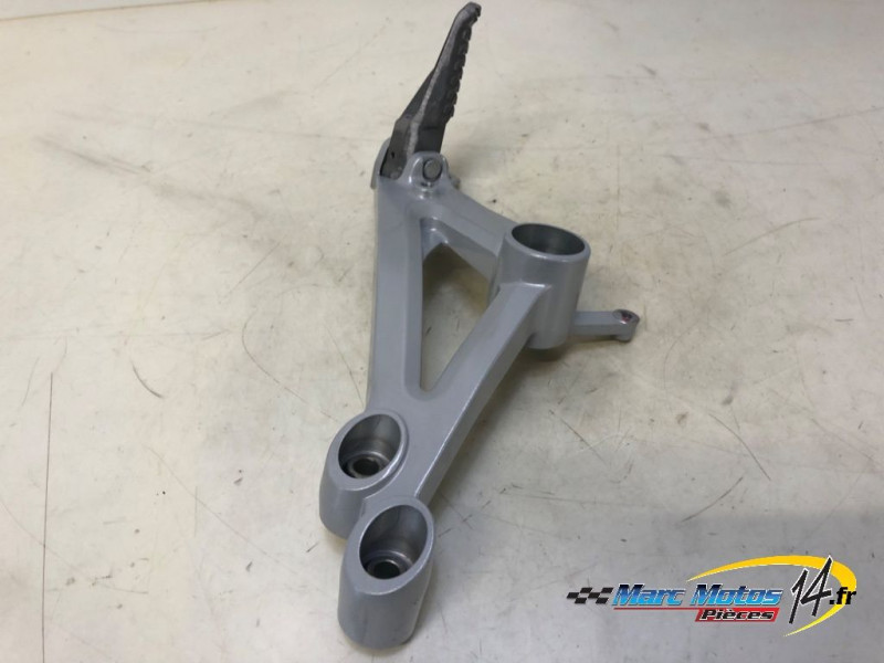 PLATINE AVANT DROITE APRILIA 457 RS 2024