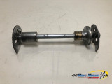 AXE DE ROUE ARRIERE HONDA 125 NX 1997