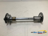 AXE DE ROUE ARRIERE HONDA 125 NX 1997