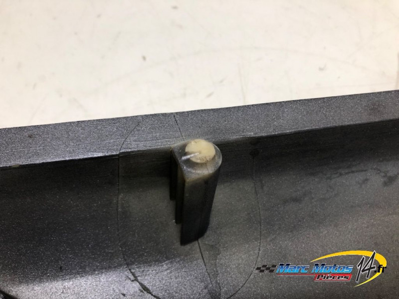 CACHE LATERAL GAUCHE HONDA 125 NX 1997