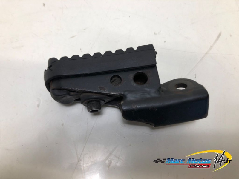 PLATINE AVANT DROITE HONDA 125 NX 1997