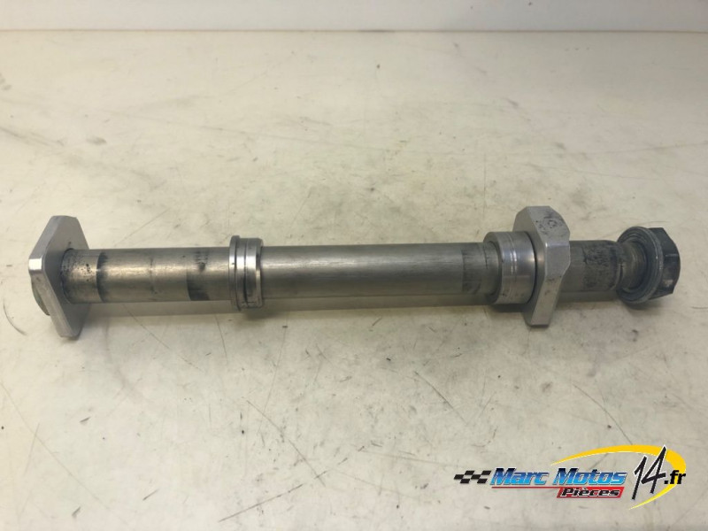 AXE DE ROUE ARRIERE SUZUKI 600 GSXR 2008
