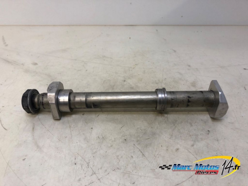 AXE DE ROUE ARRIERE SUZUKI 600 GSXR 2008
