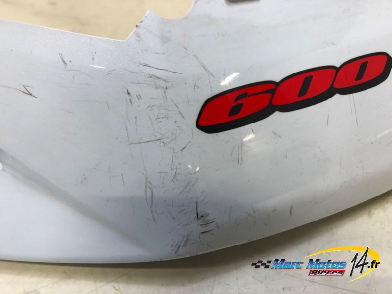 CACHE LATERAL GAUCHE SUZUKI 600 GSXR 2008