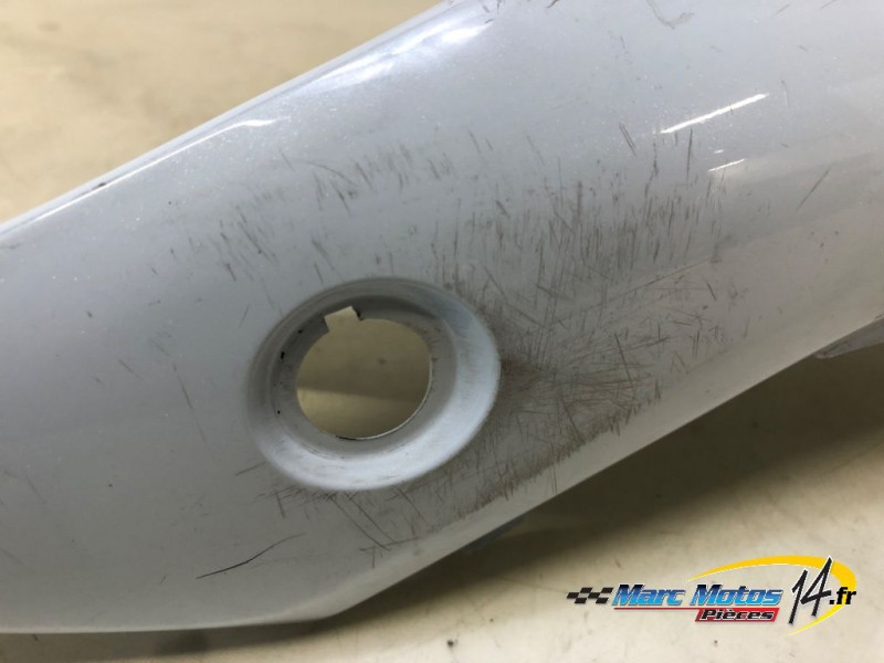CACHE LATERAL GAUCHE SUZUKI 600 GSXR 2008