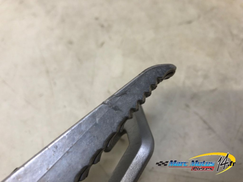 PLATINE ARRIERE DROITE SUZUKI 600 GSXR 2008