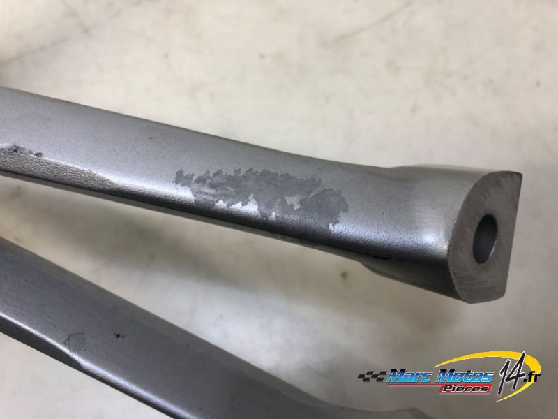 PLATINE ARRIERE DROITE SUZUKI 600 GSXR 2008