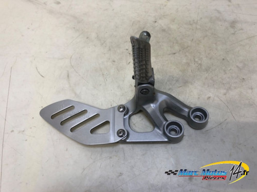 PLATINE AVANT GAUCHE SUZUKI 600 GSXR 2008