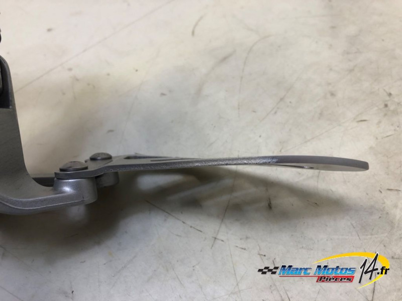 PLATINE AVANT GAUCHE SUZUKI 600 GSXR 2008
