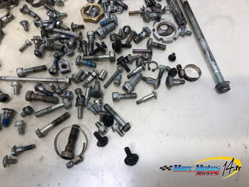 VISSERIE SUZUKI 600 GSXR 2008