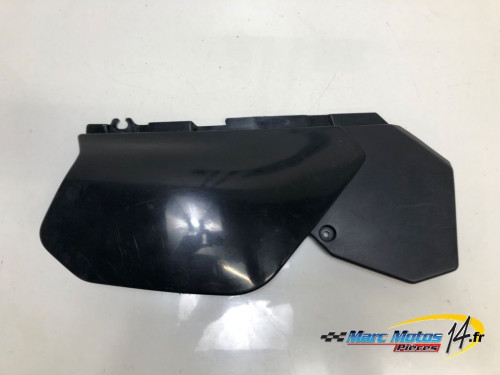 CACHE LATERAL DROIT YAMAHA 125 DTR 1997