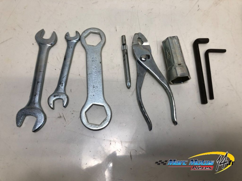 TROUSSE A OUTILS YAMAHA 125 DTR 1997