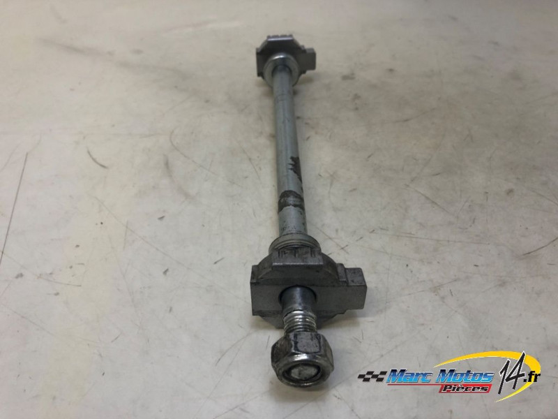 AXE DE ROUE ARRIERE KTM 125 DUKE ABS 2019