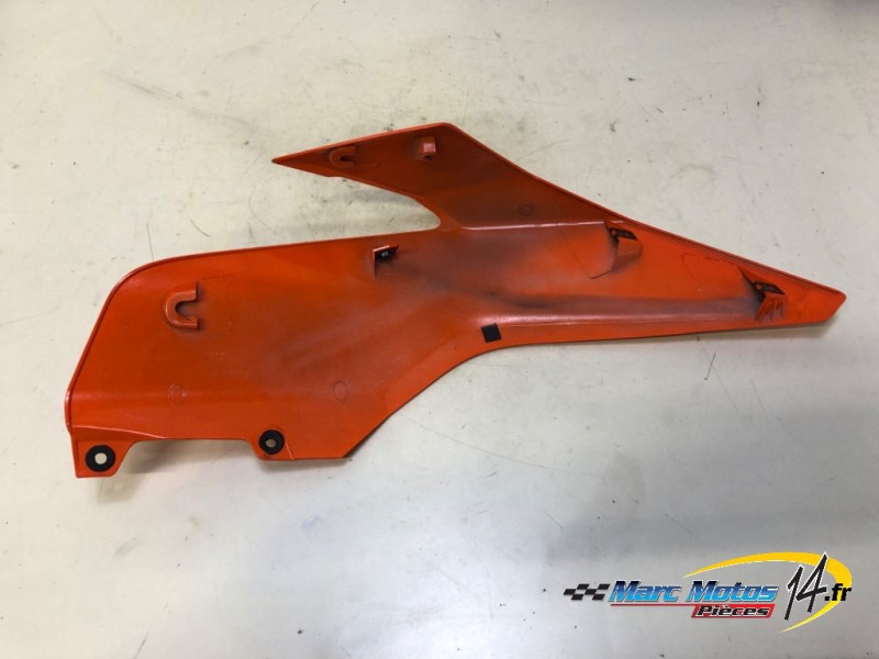 ECOPE DE RESERVOIR GAUCHE KTM 125 DUKE ABS 2019