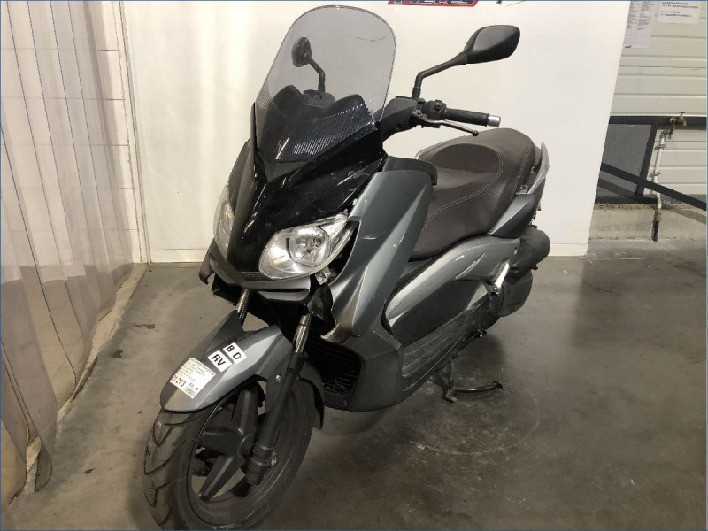 YAMAHA 125 XMAX 