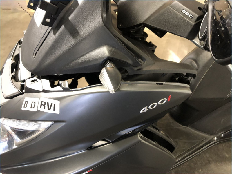 PEUGEOT 400 METROPOLIS BLACK EDITION