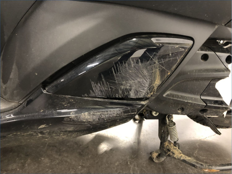 PEUGEOT 400 METROPOLIS 