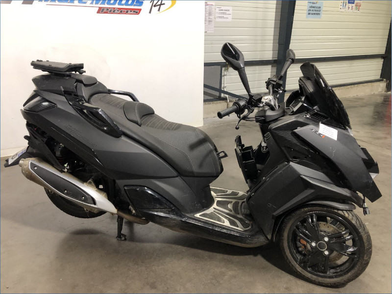 PEUGEOT 400 METROPOLIS 