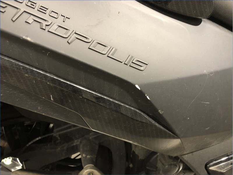 PEUGEOT 400 METROPOLIS 