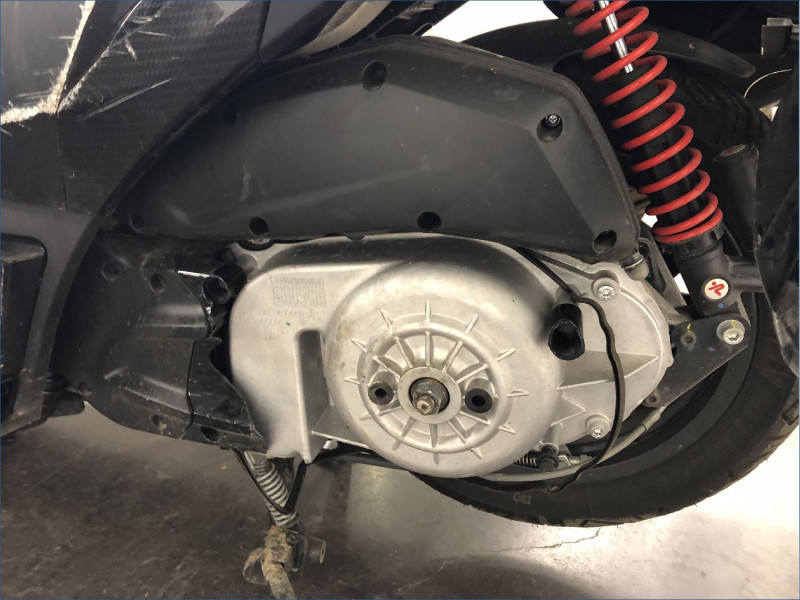 PEUGEOT 400 METROPOLIS 