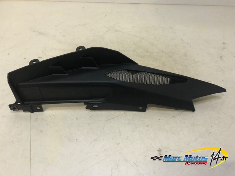 CACHE LATERAL DROIT YAMAHA MT09 ABS 2019