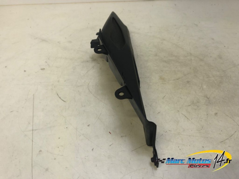 CACHE LATERAL DROIT YAMAHA MT09 ABS 2019
