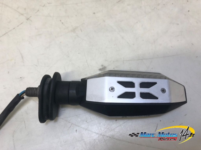 CLIGNOTANT ARRIERE GAUCHE YAMAHA MT09 ABS 2019