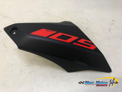 ECOPE DE RESERVOIR DROITE YAMAHA MT09 ABS 2019
