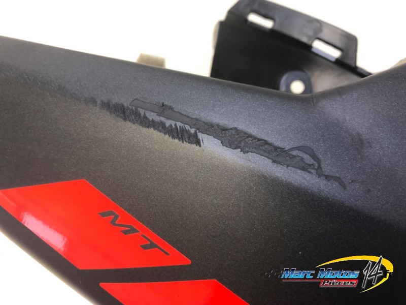 ECOPE DE RESERVOIR DROITE YAMAHA MT09 ABS 2019