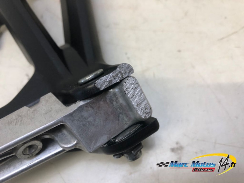 PLATINE ARRIERE DROITE YAMAHA MT09 ABS 2019