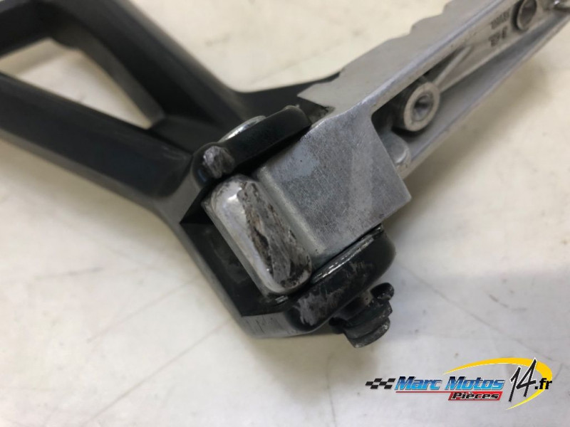 PLATINE ARRIERE GAUCHE YAMAHA MT09 ABS 2019