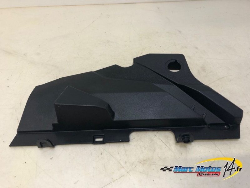 CACHE LATERAL INTERMEDIAIRE GAUCHE HONDA 1100 AFRICA TWIN DCT 2020