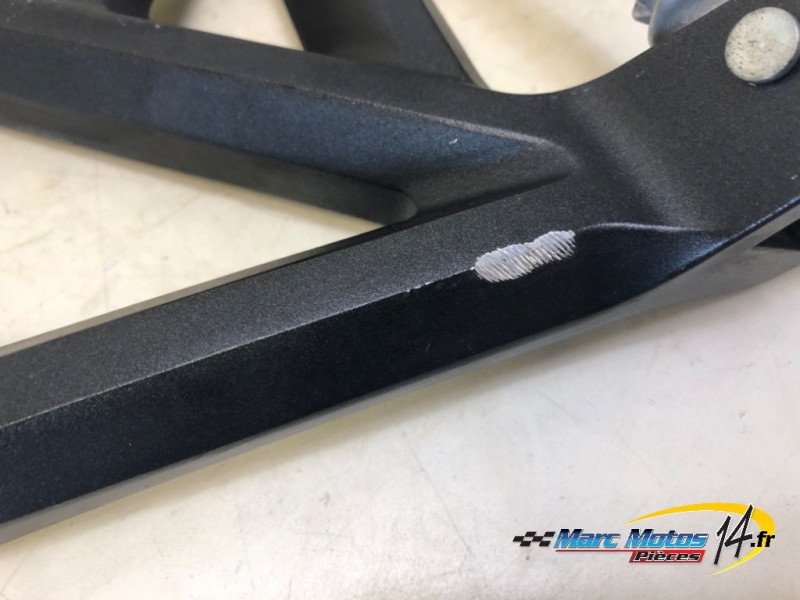 PLATINE ARRIERE GAUCHE HONDA 1100 AFRICA TWIN DCT 2020