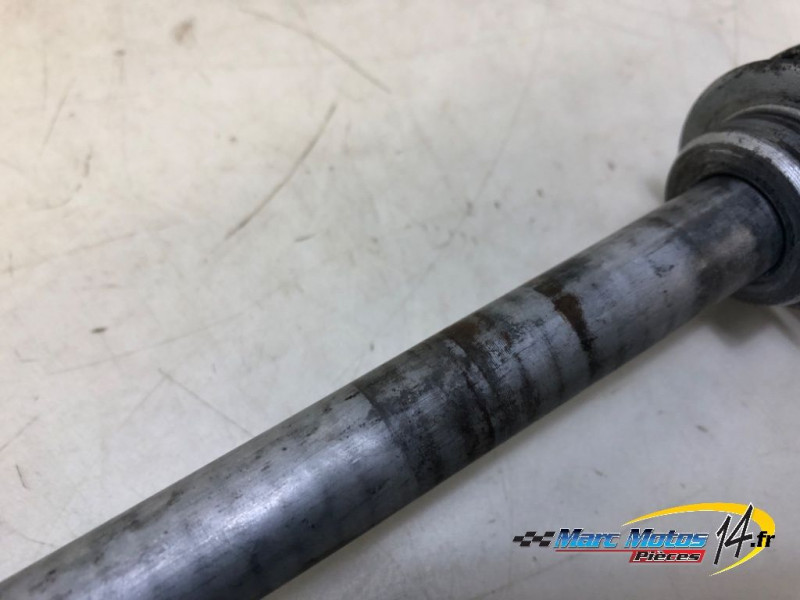 AXE DE ROUE ARRIERE HONDA 600 HORNET N 2005