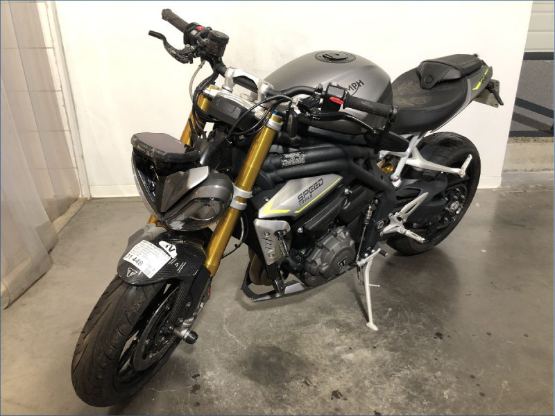 TRIUMPH 1200 SPEED TRIPLE RS