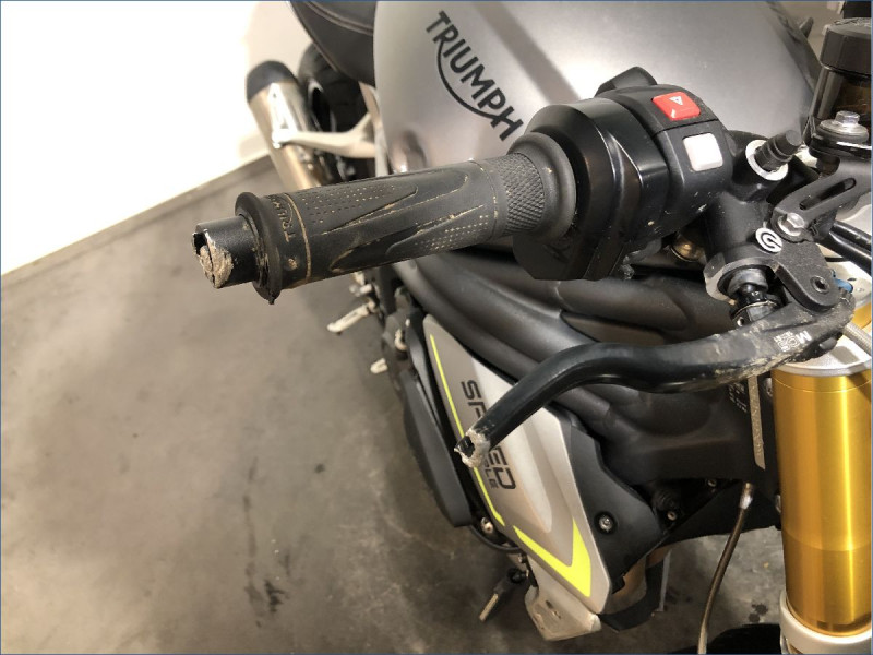 TRIUMPH 1200 SPEED TRIPLE RS