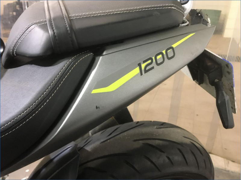 TRIUMPH 1200 SPEED TRIPLE RS