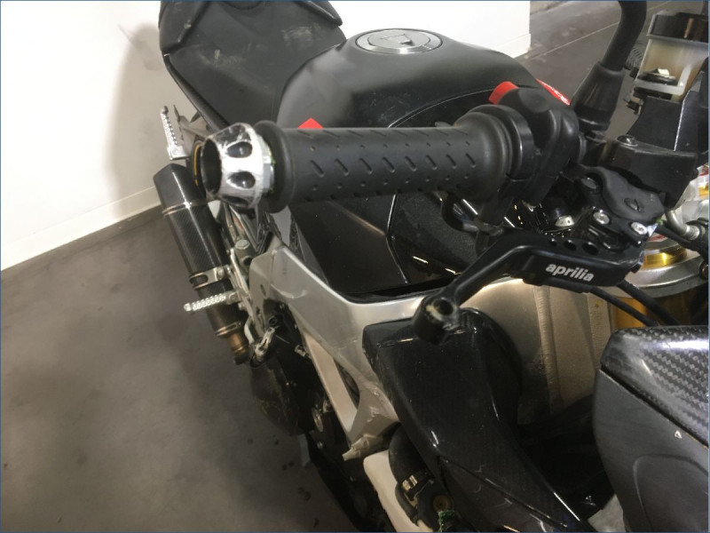 APRILIA 1000 TUONO V4