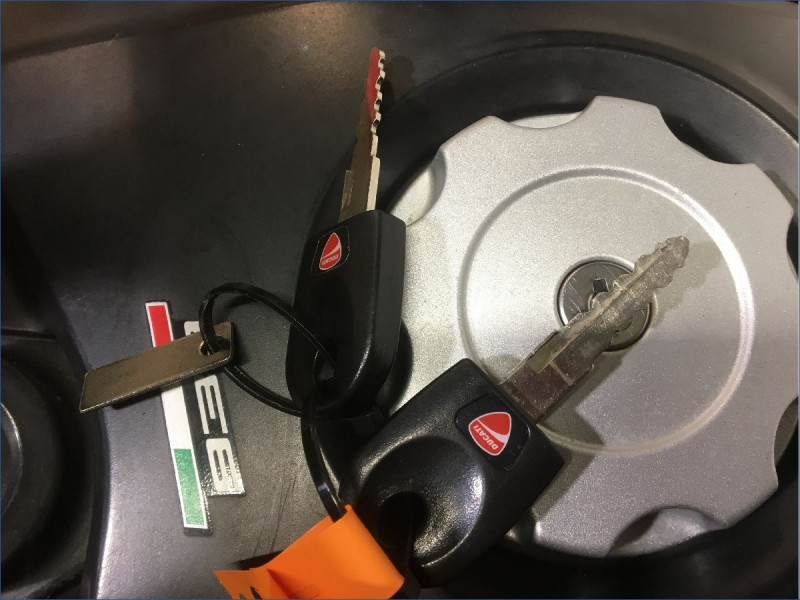 DUCATI 939 HYPERMOTARD 